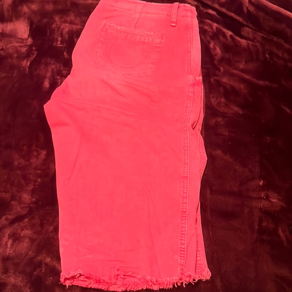 Men pink true religion shorts